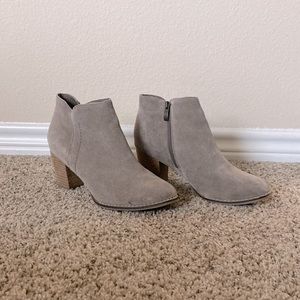 Franco Fortini, light gray, 2 inch heels
